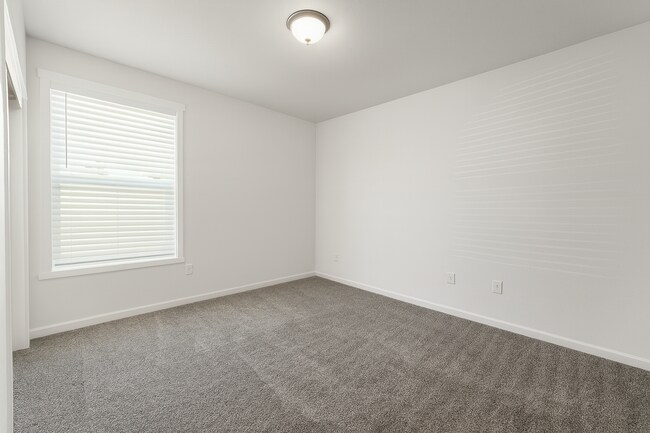 Building Photo - MOVE IN READY! Welcome Home! 3 bed/2 bath ...