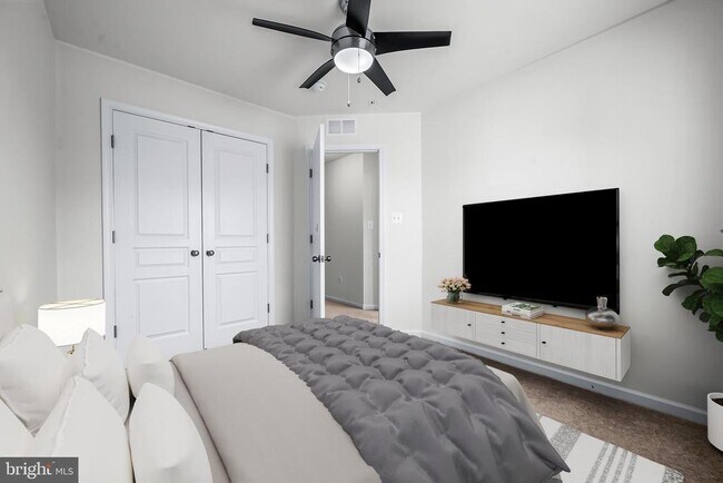 Building Photo - 644 Shore Forest Dr