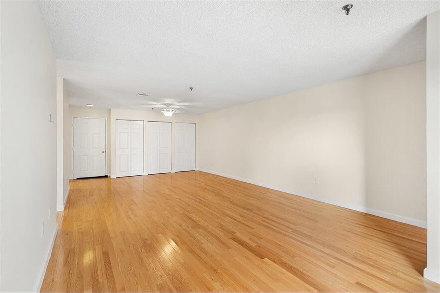 Building Photo - 3920 Mystic Valley Pky