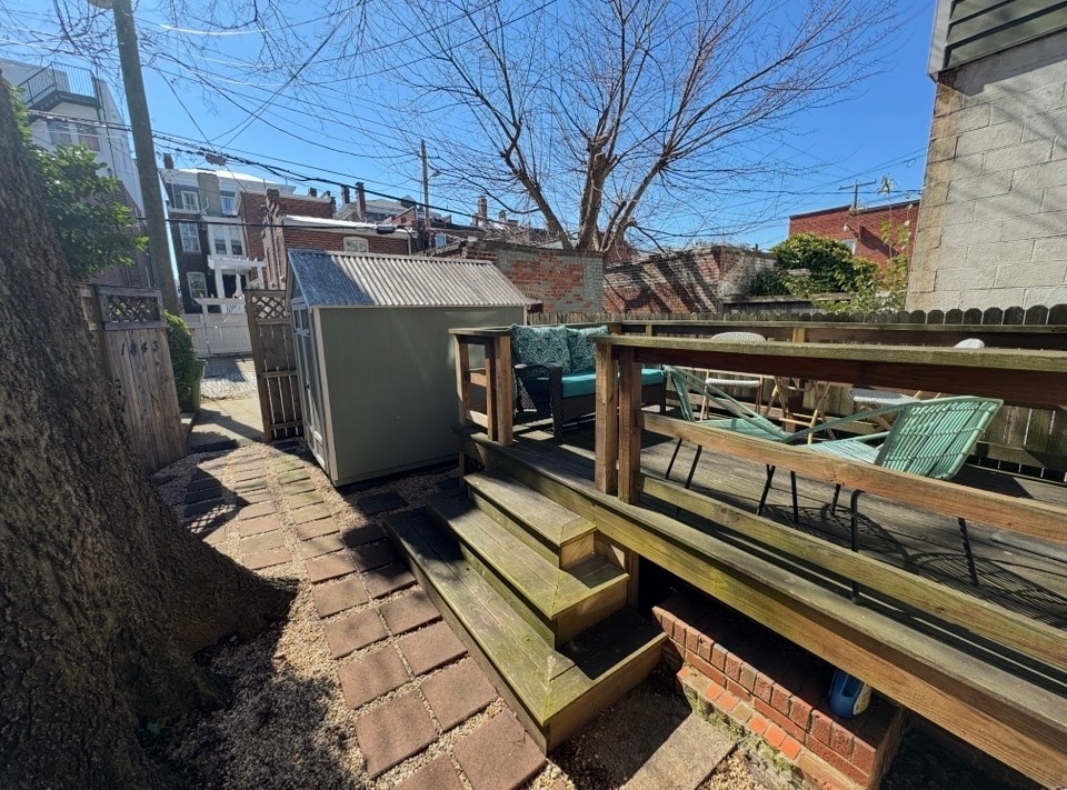 Courtyard - 1843 W Grace St