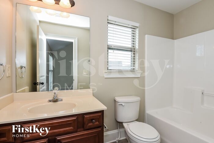 Building Photo - 5605 Horsebarn Ct