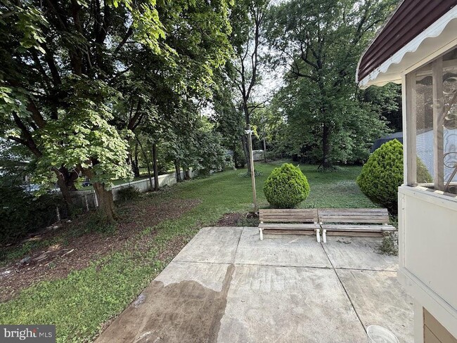 Building Photo - 3202 Cambridge Dr