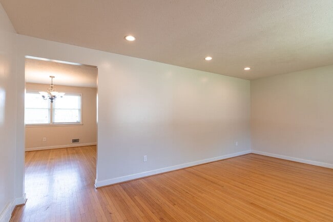 Building Photo - Welcome to this charming 3-bedroom, 2 full...