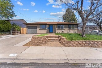 Building Photo - 990 Akard Dr