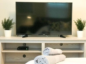 Building Photo - 810 Broadway-SI ID1511377P