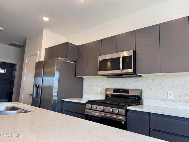 Building Photo - 12725 Don Norte St