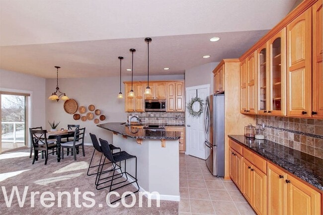 Building Photo - Stunning 4 Bed, 3 Bath Home in Gated 5-Mil...