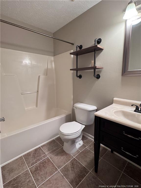 Building Photo - 3028 Coachway Dr