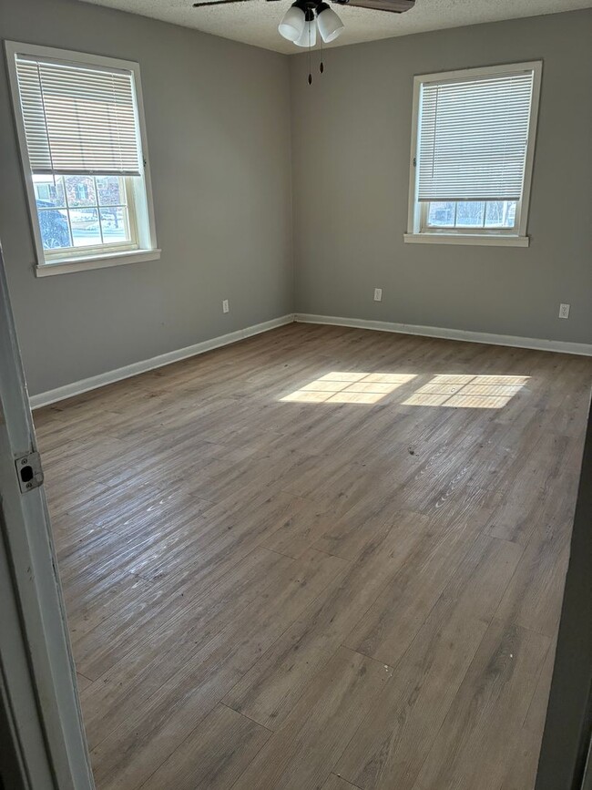 Building Photo - Spacious 4 Bedroom/3 Bath Family Home West End of Searcy