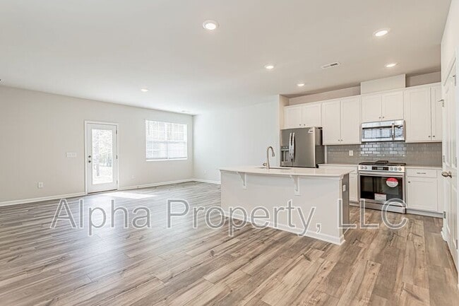 Building Photo - 108 Stellate Pl