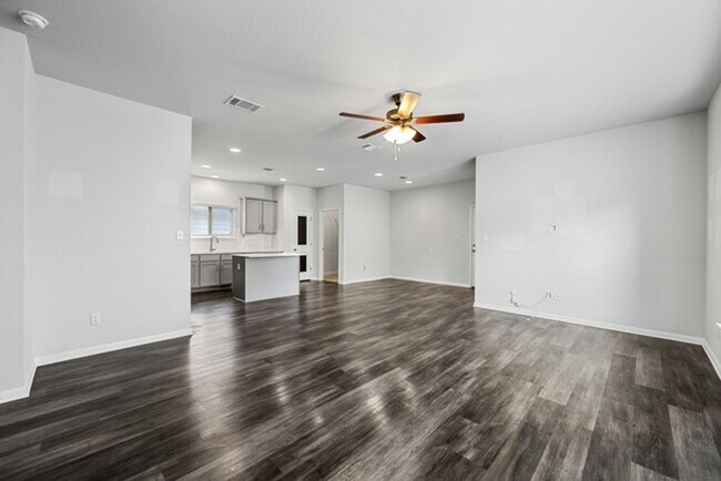 Building Photo - 8128 Daisy Cutter Crossing