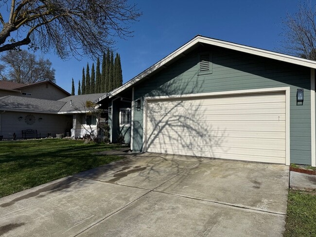 Building Photo - Newly updated 3-bedroom single story home!