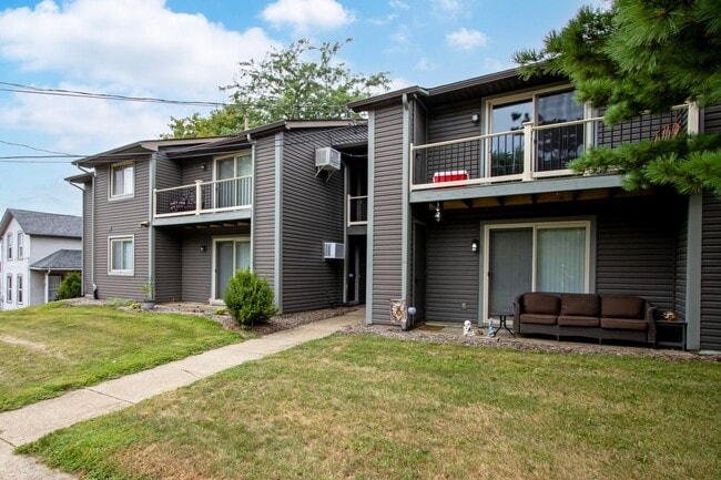 Building Photo - Two Bedroom Apartment