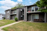 Building Photo - Two bedroom apartment