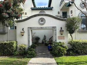 Building Photo - 39240 Marbella Terraza