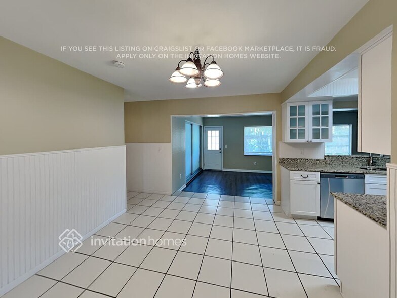 Building Photo - 1400 S Hercules Ave