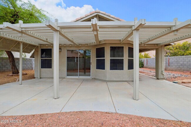 Building Photo - 15661 W Hammond Dr