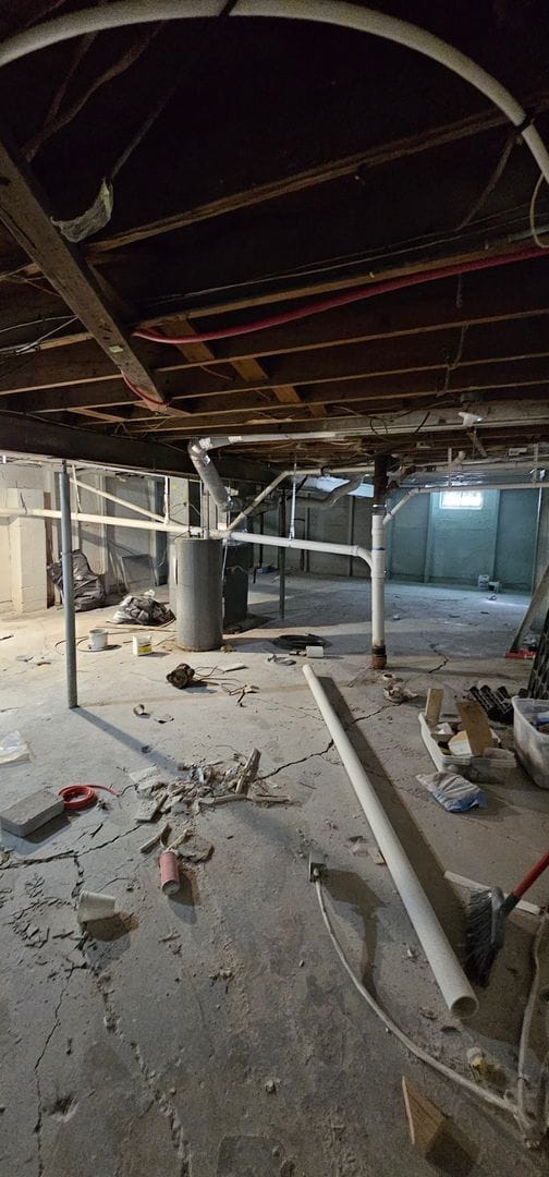 Building Photo - Renovated 4 bedroom with full unfinished basement