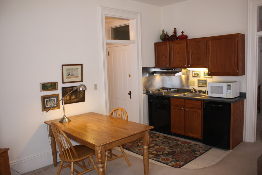 Kitchen - 301 W 2nd St