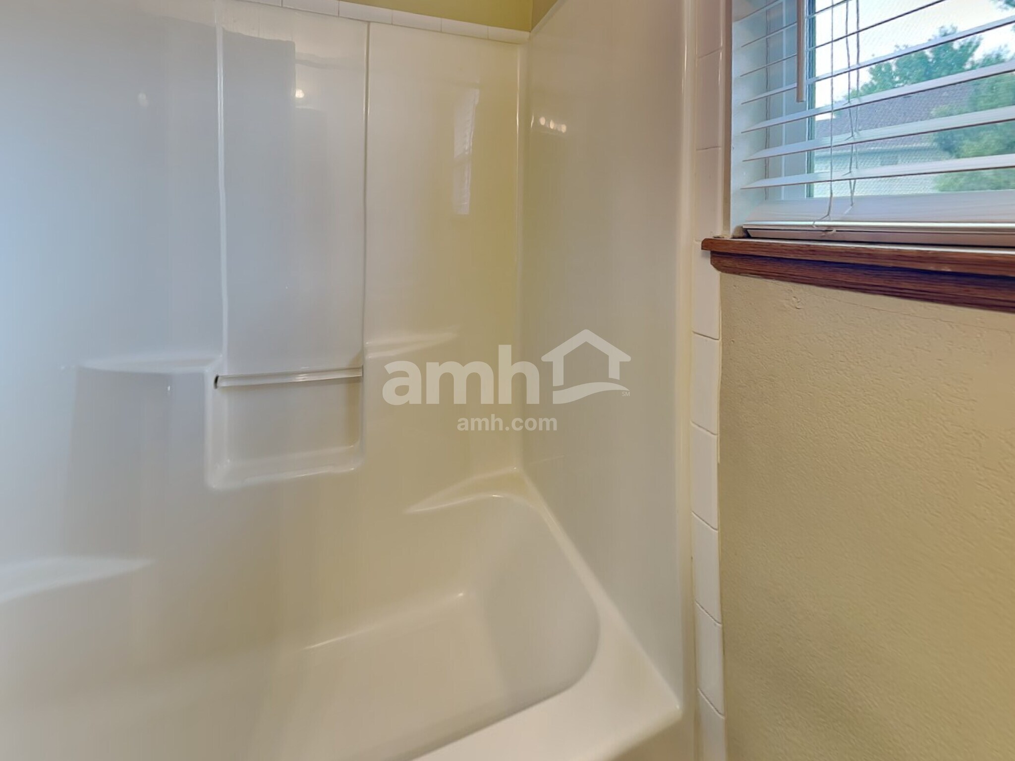 Building Photo - 3207 Barclay Ct