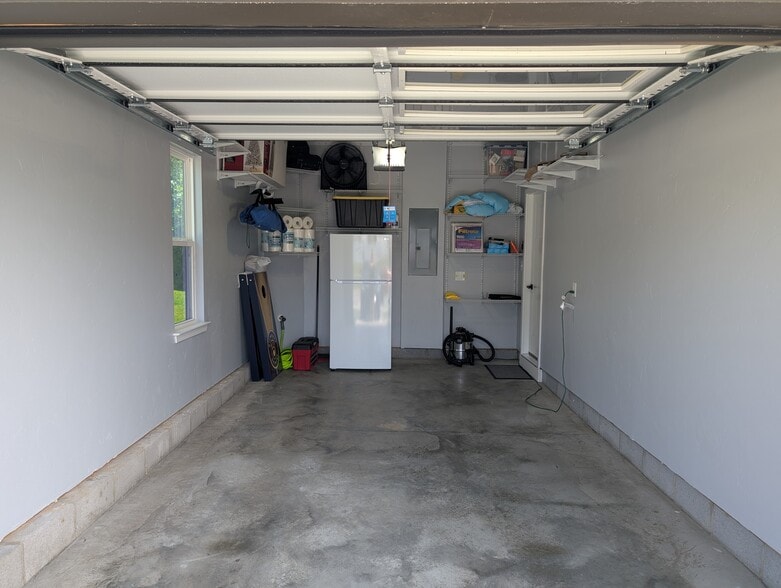Building Photo - 1189 Riverbrook Dr