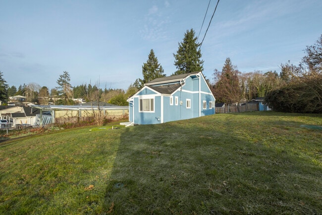 Building Photo - 2506 NE Franklin St