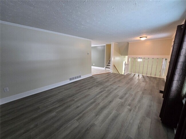 Building Photo - 103 Virginia Manor Rd