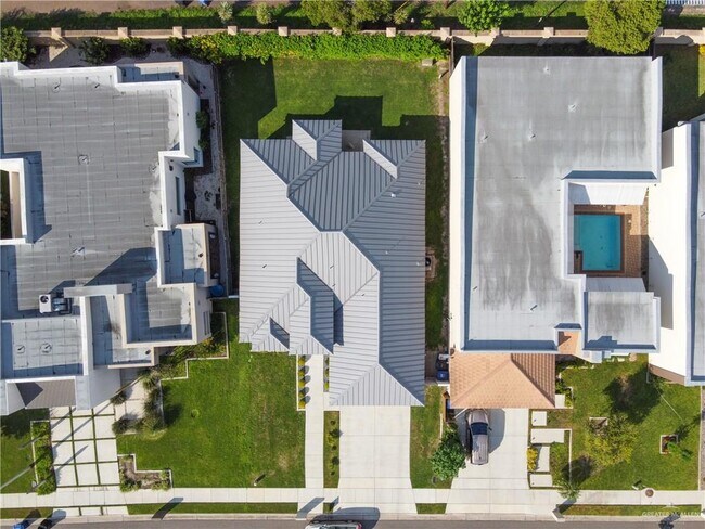 Building Photo - 37 Providence Ave