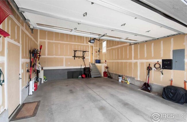 Building Photo - STUNNING 2 STORY SMART HOME IN LOUISVILLE