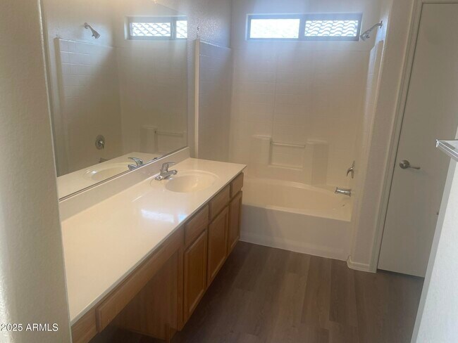 Building Photo - 3831 E Wyatt Way