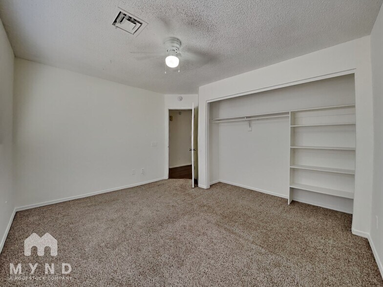 Building Photo - 6842 W State Ave