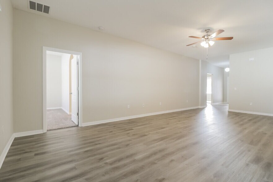 Building Photo - 4831 Petal Pawpaw Ln