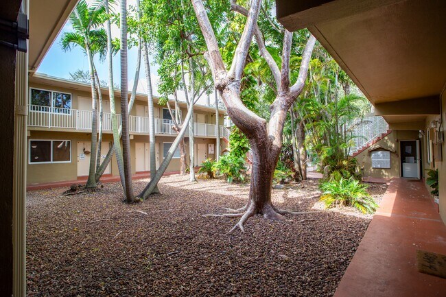 Building Photo - 6330 SW 79th St