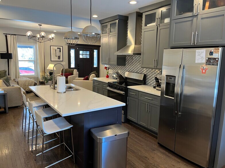 Kitchen - 2627 Campbell St