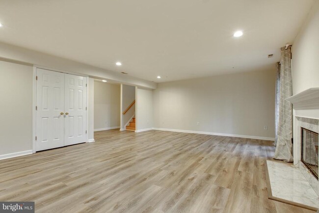 Building Photo - 8627 Trail View Dr