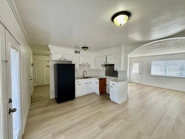 Building Photo - refreshed single-story home