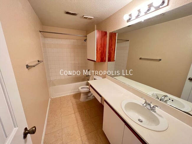Building Photo - 2652 Robert Trent Jones Dr