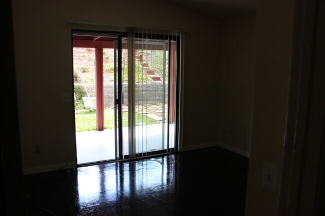 Building Photo - 27219 El Puente St