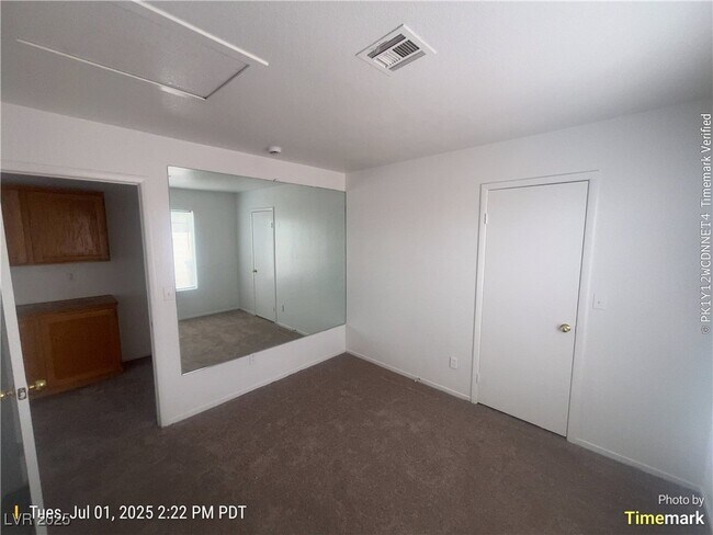 Building Photo - 5227 Portland Ct