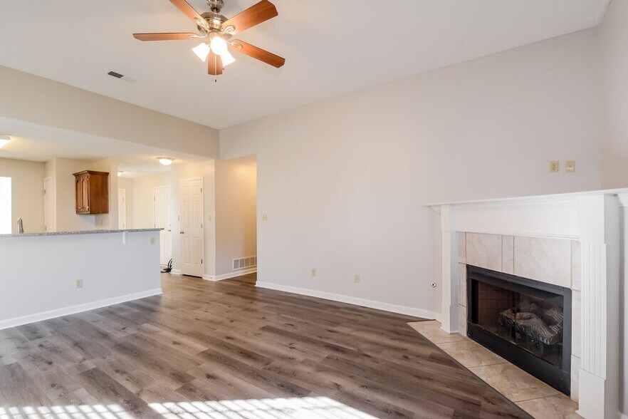 Building Photo - 8334 Regal Bend Dr