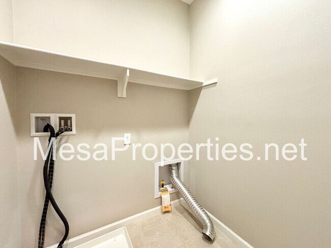 Building Photo - 2922 E Via Fiano