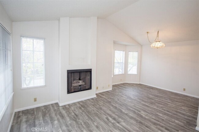 Building Photo - 29 Blue Oak