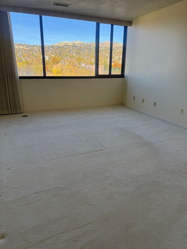 Building Photo - Beautiful Condo in Prime SLC location!