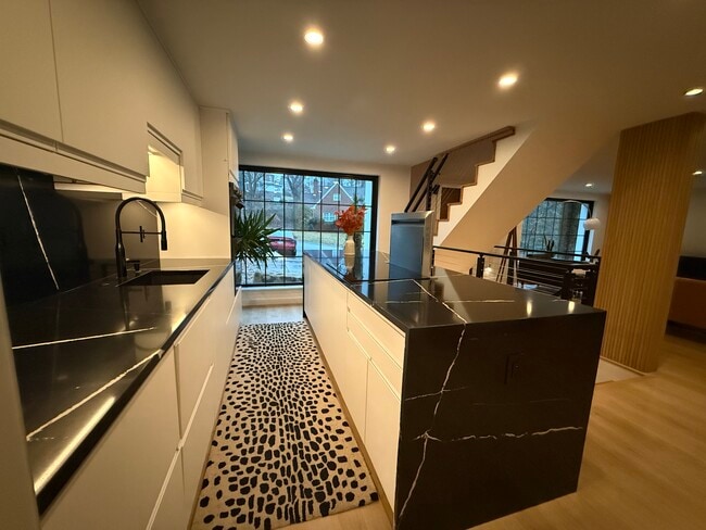 Building Photo - 204 Datura Dr