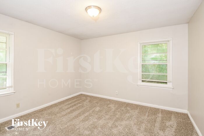 Building Photo - 3960 Hillside Ln