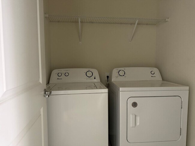 Building Photo - FOR RENT in Live Oak Lake – St. Cloud!