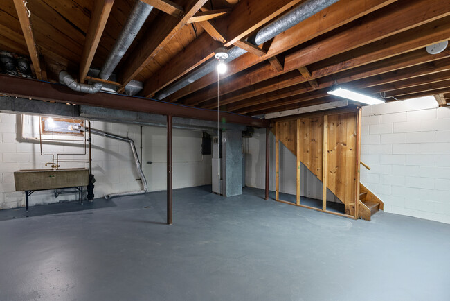 Basement - 5515 S Illinois Ave