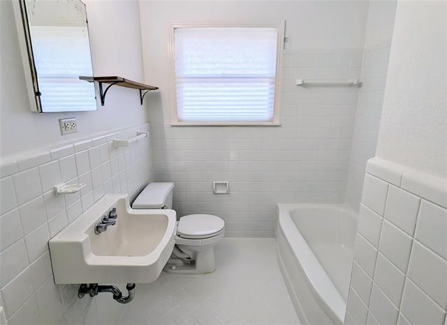 Building Photo - 10527 Solta Dr