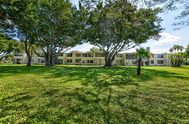 Building Photo - 17 Willowbrook Ln