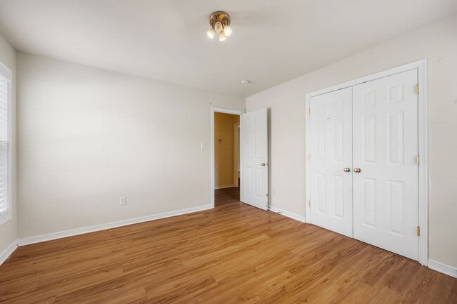 Building Photo - Recently Renovated 3 Bedroom Home in North...